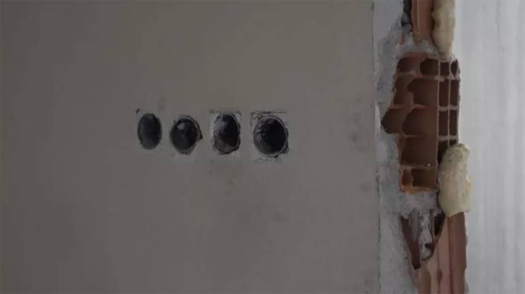 Depremzede aileye verilecek evi yağmaladılar! İşte vicdansız talanın fotoğrafları 5